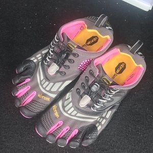 Vibram fivefinger barefoot hiking shoes size 7